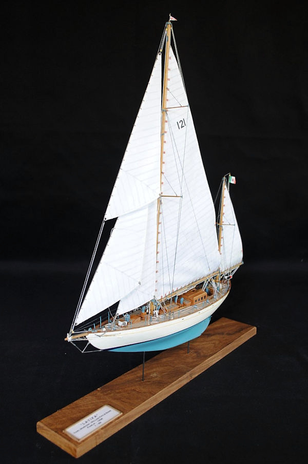 Image of Latifa Yawl