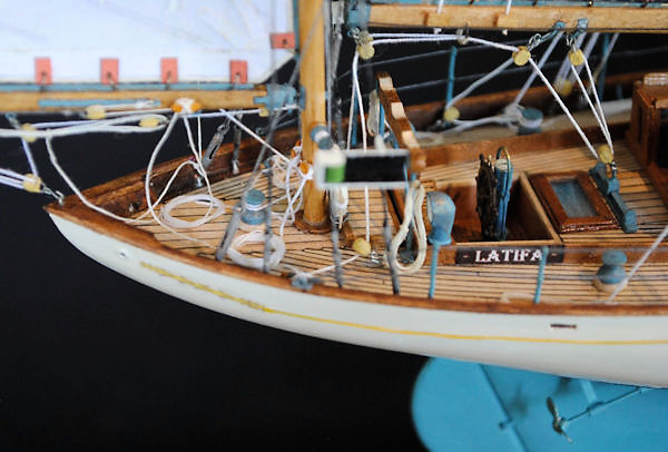 Image of Latifa Yawl
