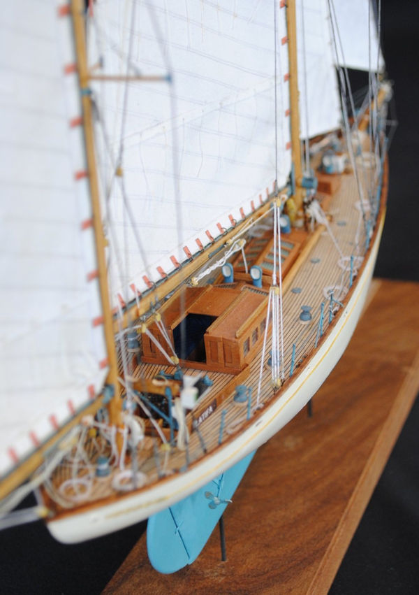 Image of Latifa Yawl